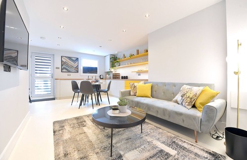 Bishop's Casa | Contemporary Townhouse close to the Southbank & City Centre
