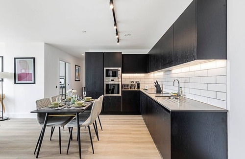 College Park and Old Oak Apartamento | Contemporary Two Bedroom Apartment