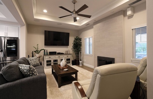 Rancho Bernardo Casa | Hogar moderno y altamente actualizado 2BR / 2BA - Jubilados o ejecutivos (comunidad de 55+)