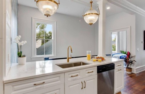 Historic Downtown Savannah Casa | Contemporary Victorian Home | Near Forsyth Park