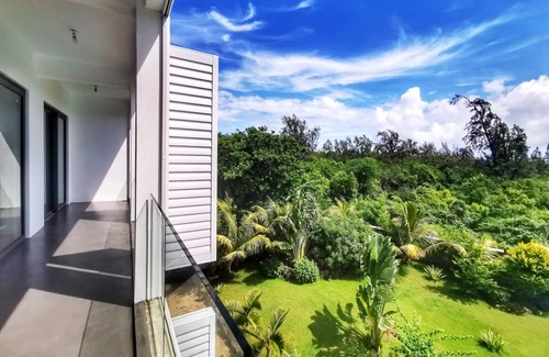 Calodyne Casa | Villa contemporánea en zona tranquila con vistas al mar.