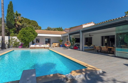 Sollies Pont Villa | CONTEMPORÁNEO terraza piscina Arquitecto rodeado de tranquilidad, de oliva