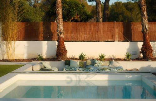 Avinyonet del Penedes Villa | Contemporary villa near Sitges Hills