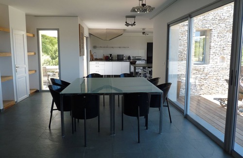 Gurgazu Villa | Villa contemporánea con excepcionales vistas al mar sobre la bahía de Sant'Amanza Bonifacio
