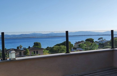 Giens Villa | Contemporary villa with sea view