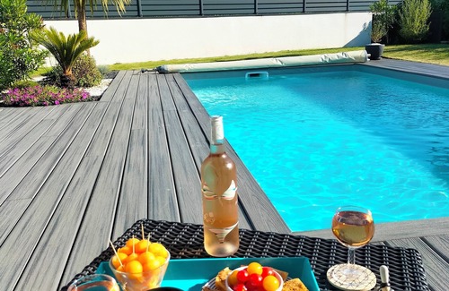 Vannes Casa | Contemporary villa with heated pool