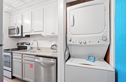 Panama City Beach Condominio | Continental by Book That Condo