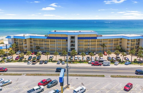 Panama City Beach Condominio | Continental by Book That Condo
