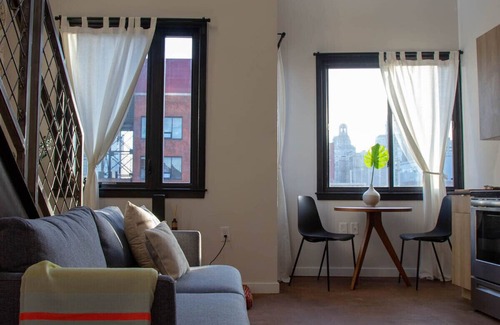 Center City Apartamento | Centro de la ciudad Vistas Loft de 2 pisos - 2 cuadras al Centro de Convenciones, Broad st.