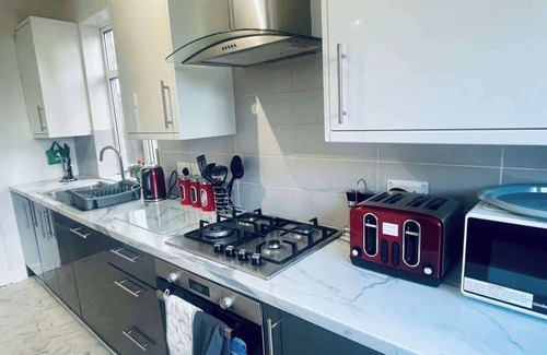 Dunstable Casa | Kingsbury 3 Bedroom Contractor House Short Lets Free Parking