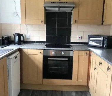 Aston-le-Walls Apartamento | Contractor and family friendly spacious 3-Bed House with private parking, WiFi, garden area