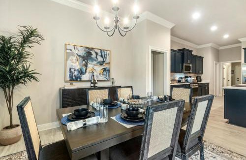 Lake Charles Casa | Contractor Friendly 3 Kings Pet Welcome