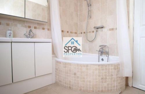 Heath Casa | Contractors-Business-Private Parking-Free WiFi-Near M4