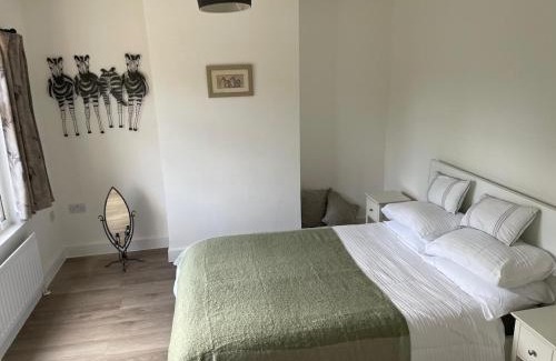 Fenny Stratford Casa | Contractors, event visitors, & tourists Bletchley
