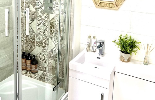 Bletchley Apartamento | Contractors Luxurious Cozy Studio Apartment in MK