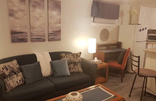 Sarnia Apartamento | Contractors/Trades - Private Apt in Central Sarnia