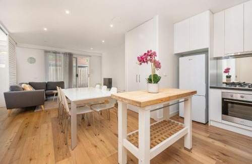 Carnegie Casa | Convenience and Comfort in Carnegie