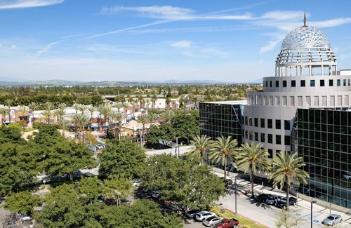 Cerritos Casa | Convenience and Service in Cerritos