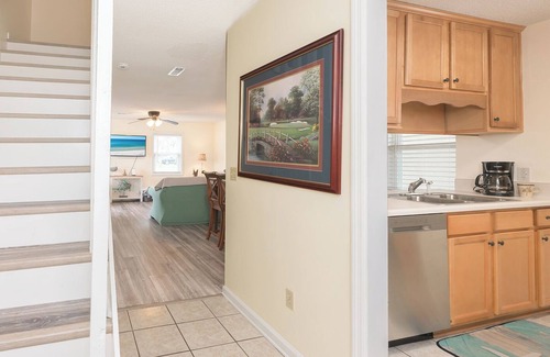 West Panama City Beach Casa | A pocos pasos de los dedos de los pies en la arena. 2 habitaciones, 2 1/2 baños, casa adosada
