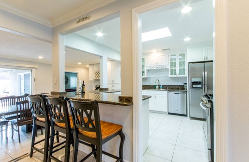 Sherwood Forest and Thistle Development Casa | Conveniencia ubicación! Solo 2. 5 millas a Disneyland, 13 millas a Huntington Beach