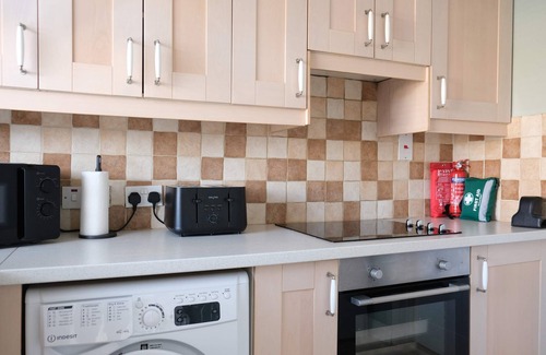 Luton Casa | Convenient 4 Bedroom House with Garden in Luton