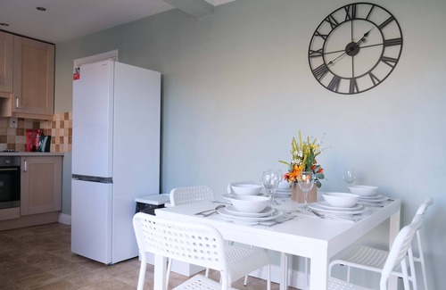 Luton Casa | Convenient 4 Bedroom House with Garden in Luton