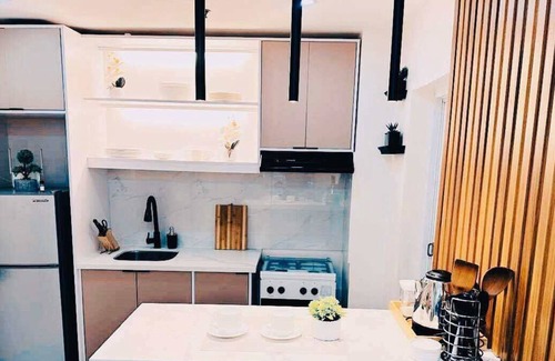 E. Rodriguez Condominio | Convenient & accessable 2 bedroom condo in welcoming Quezon City with AC, WiFi.