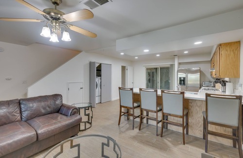 Country Rose Casa | Convenient Bakersfield Townhome with Patio!