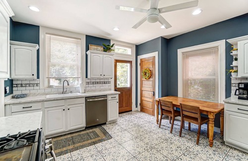 Cincinnati Casa | Convenient Cincy Boho Large Group Vacation Rental