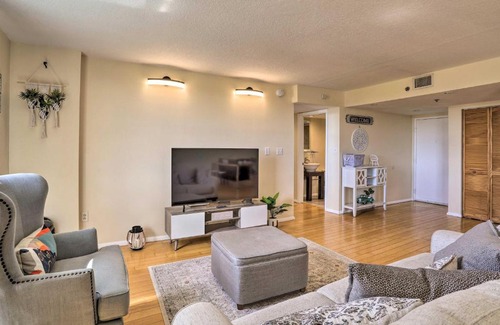 Clearwater Apartamento | Convenient Clearwater Condo Less Than 4 Mi to Beach!