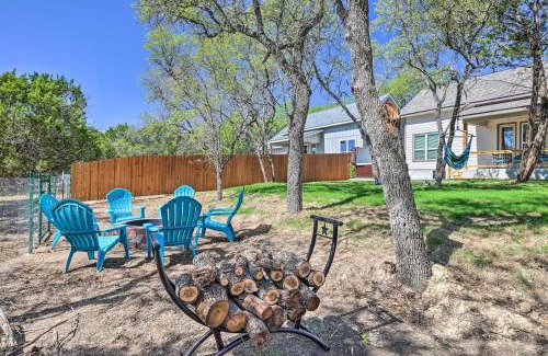 Canyon Lake Casa | Convenient Cute Cottage Hot Tub Fire Pit Sleeps 6