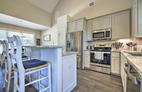 Canyon Lake Casa | Convenient Cute Cottage Hot Tub Fire Pit Sleeps 6