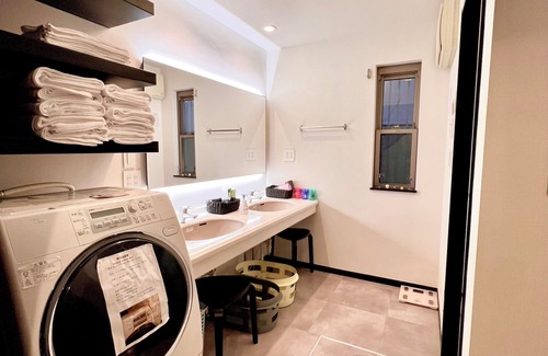 Toshima Casa | Convenient for sightseeing｜Walking distance from Komagome Station｜A house for rent in a shopping arcade📍.