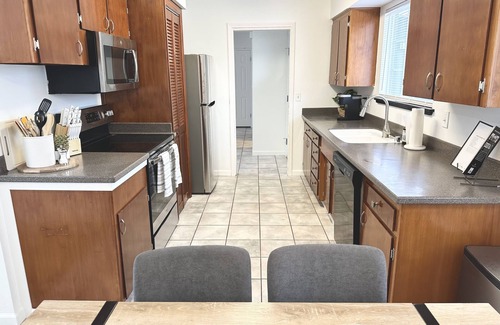 Shasta View Casa | Convenient Getaway with Pool!