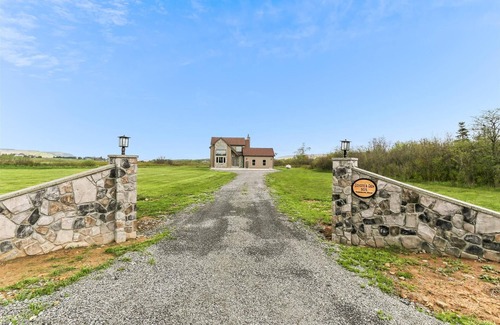 Davis Casa | Convenient location for your mountain vacation. Welcome to Coyotes Den!