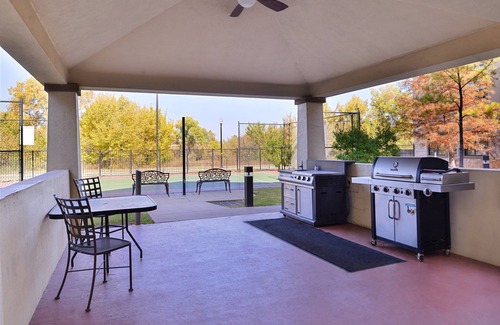 Central Oklahoma City Apartamento | Convenient Location + Great Amenities in OK City!