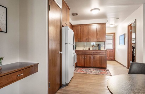 Wyandotte Apartamento | Convenient Location-Private entrance 1 bedroom apartment in Riverview!
