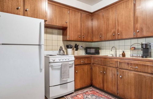 Wyandotte Apartamento | Convenient Location-Private entrance 1 bedroom apartment in Riverview!