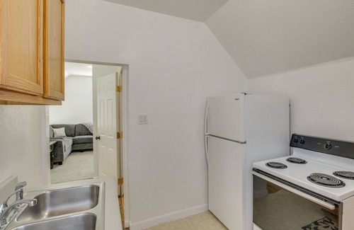 Logan Apartamento | Convenient Logan Apartment - 1 Block to Town!