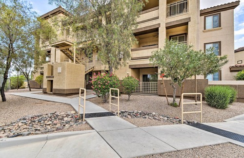 Parkwood Ranch Condominio | Convenient Mesa Condo w/Pool & Hot Tub Access!