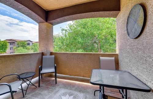 Parkwood Ranch Condominio | Convenient Mesa Condo w/Pool & Hot Tub Access!