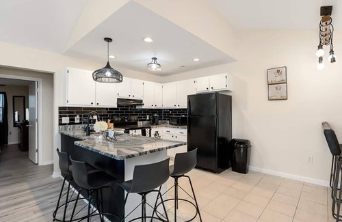 North Charleston Casa | Convenient Modern Villa, 3 beds, Near Everything