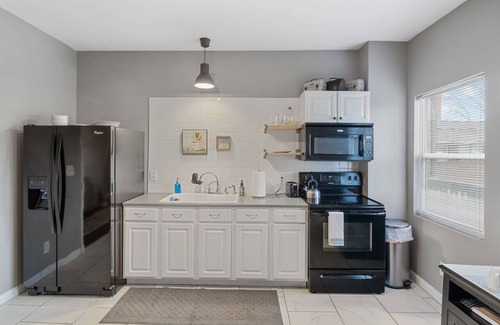 Meridian-Kessler Apartamento | Convenient | Pet & Baby|Near Convention & Hospital