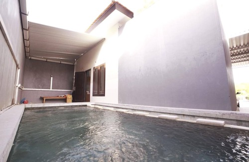 Taman Griya Casa | Habitación conveniente en Jimbaran, piscina disponible en la casa