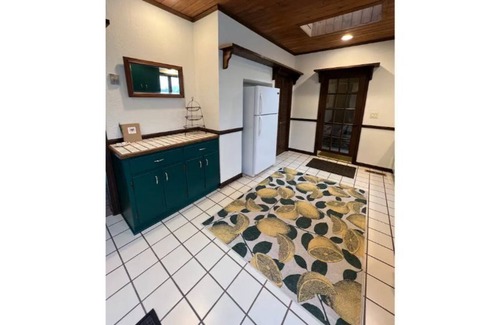 Athens Casa | Convenient, Spacious & Cheerful - The Summitt!