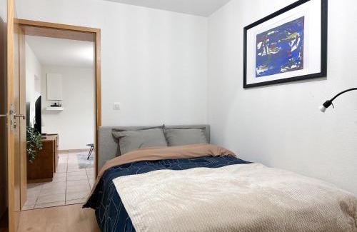 Monswiller Apartamento | Convenient Stay with Private Parking, Smart TV & Bike Trails Nearby