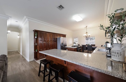 Pumpkin Center Casa | Conveniently Located by 99 Freeway and Freshly Furnished Home!