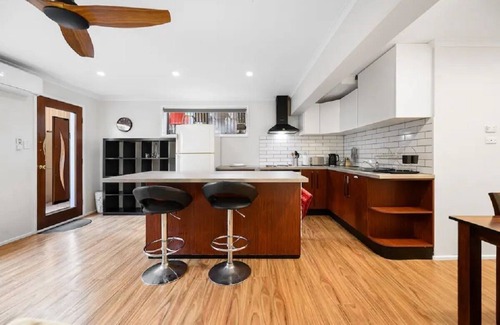 Molendinar Apartamento | Conveniently Located Unit With A Pool