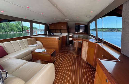 Lunenburg Waterfront Alquiler De Eote | Conveniently located Yacht close to the UNESCO town of Lunenburg, Nova Scotia