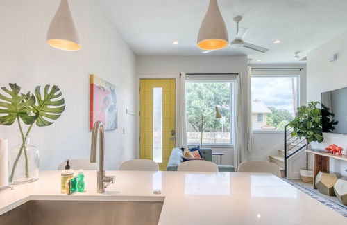 Galindo Casa | Austin Retreat - Unit B
